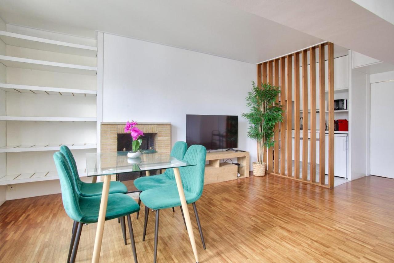 3 Bedrooms Le Marais Beauregard Париж Экстерьер фото